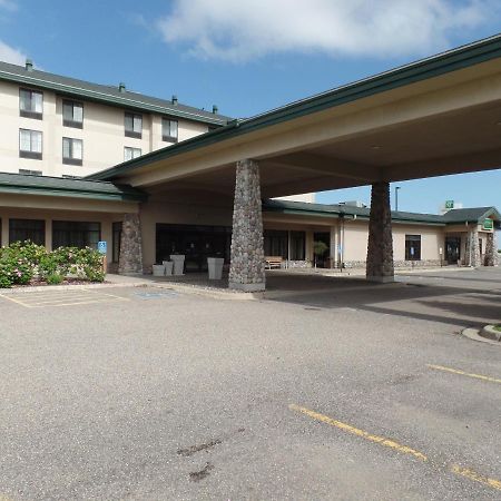 Holiday Inn Hotel & Suites 오와토나 외부 사진