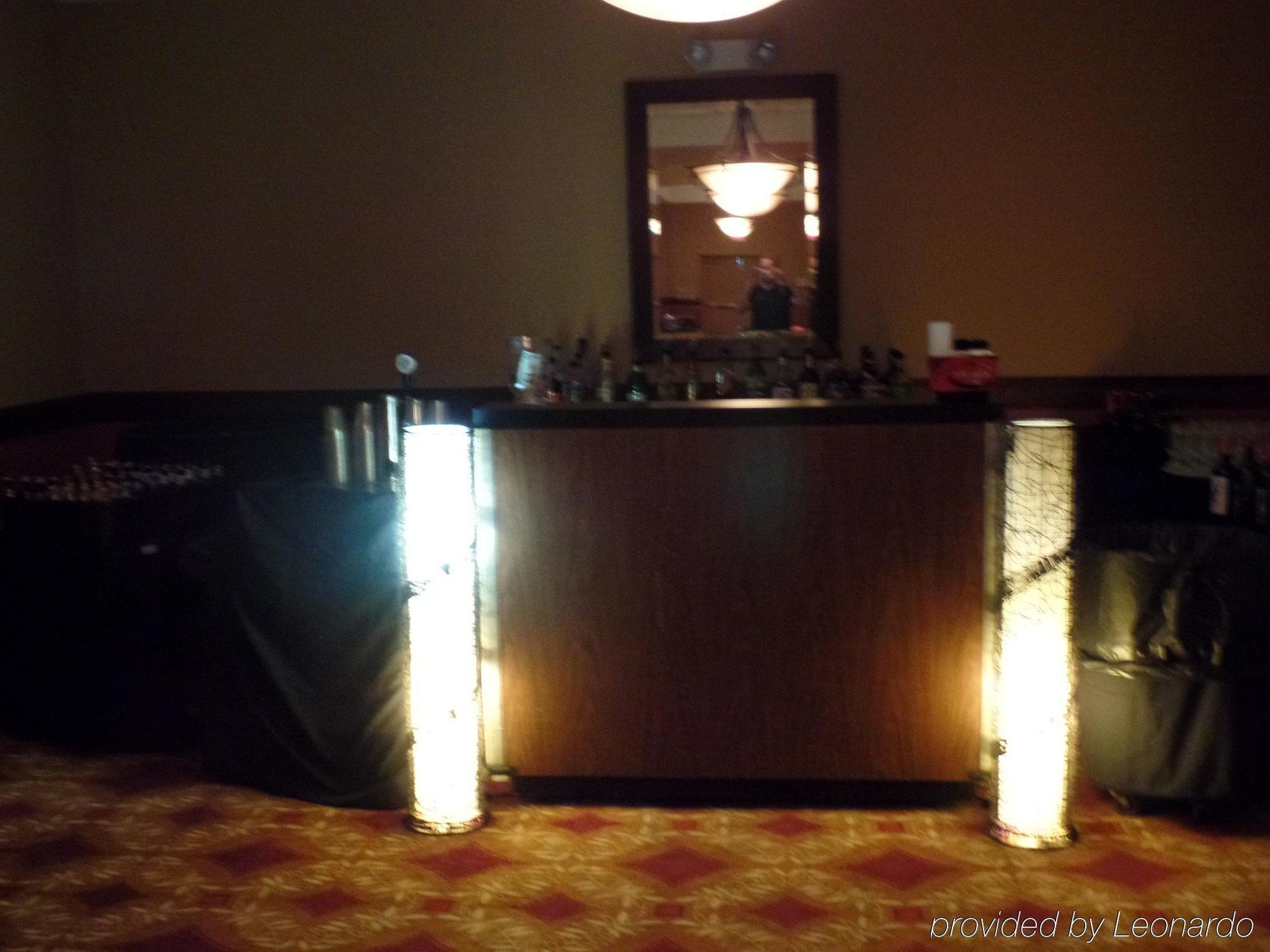 Holiday Inn Hotel & Suites 오와토나 외부 사진