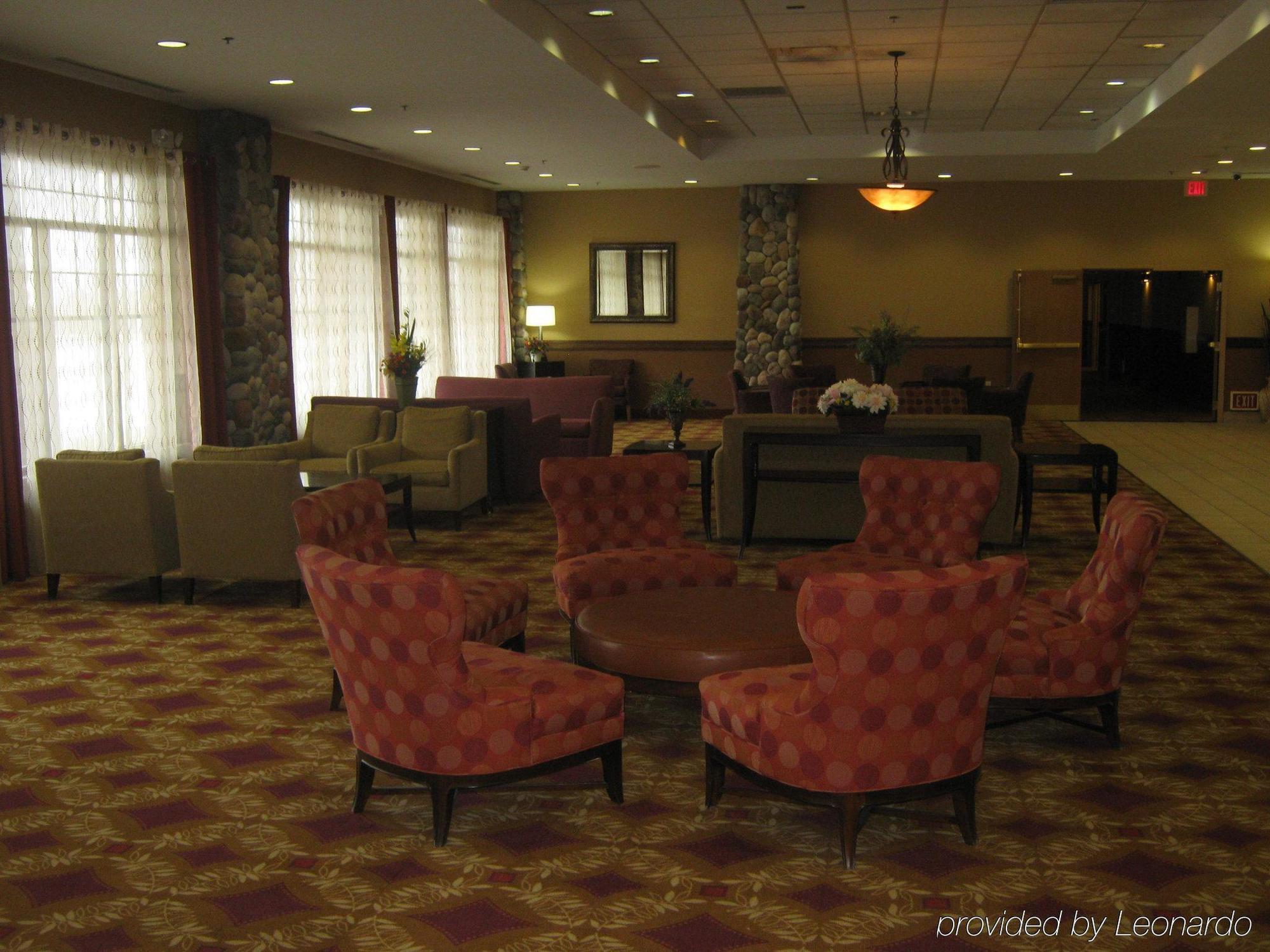 Holiday Inn Hotel & Suites 오와토나 외부 사진