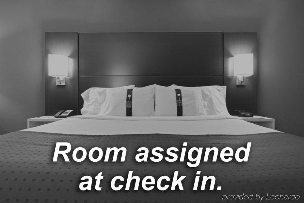 Holiday Inn Hotel & Suites 오와토나 외부 사진