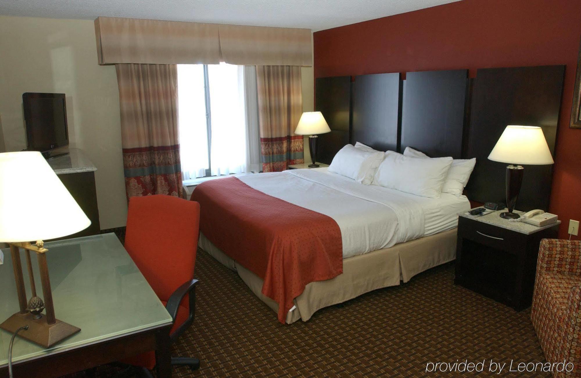 Holiday Inn Hotel & Suites 오와토나 외부 사진