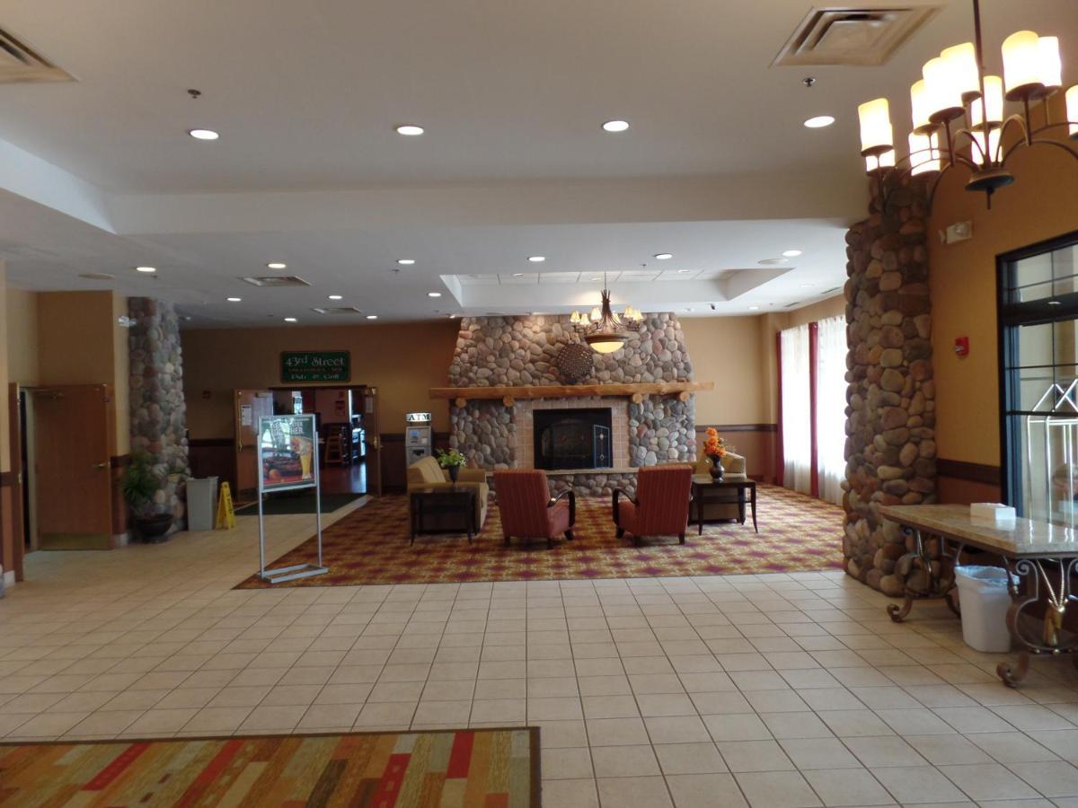 Holiday Inn Hotel & Suites 오와토나 외부 사진
