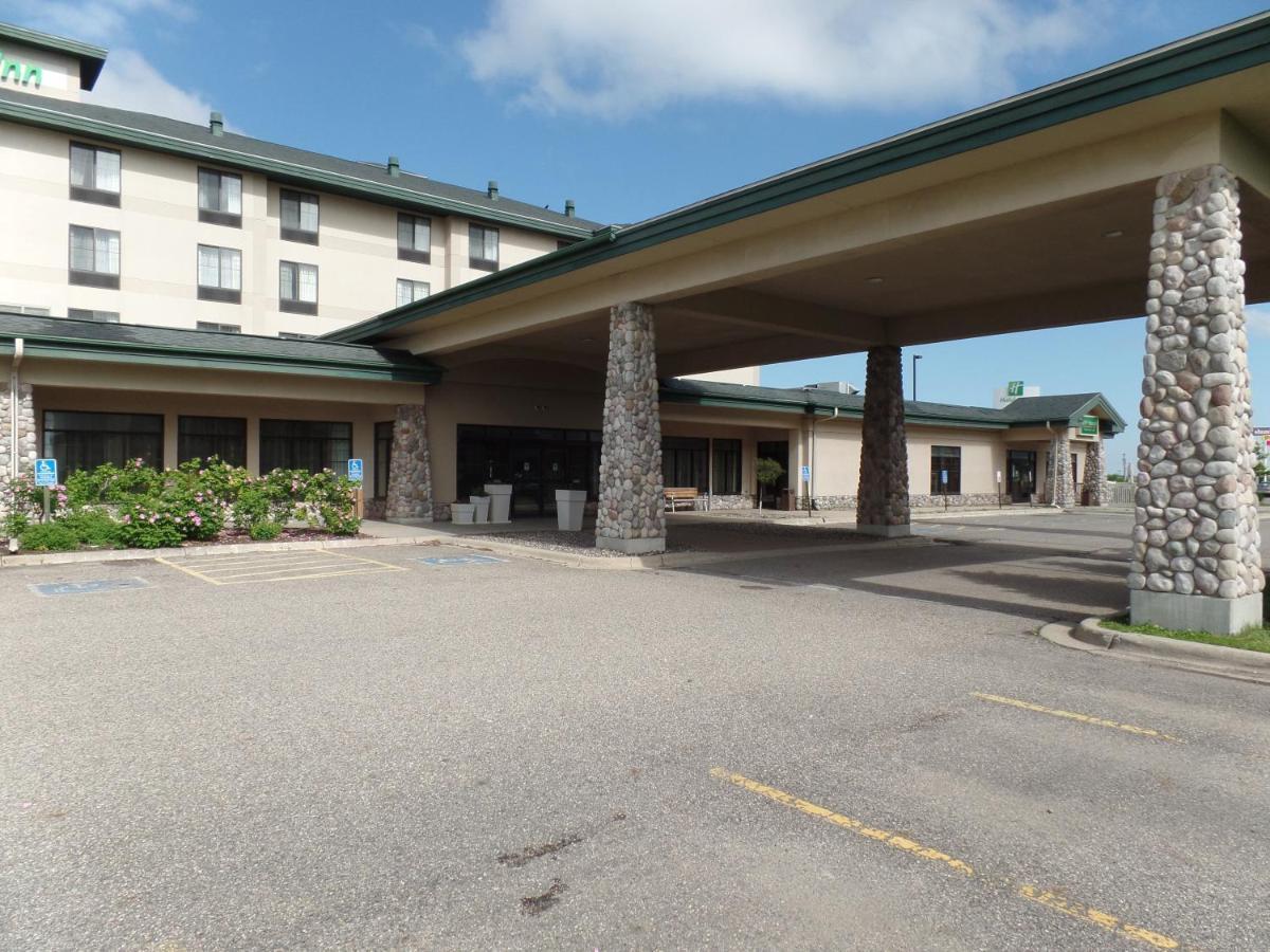 Holiday Inn Hotel & Suites 오와토나 외부 사진